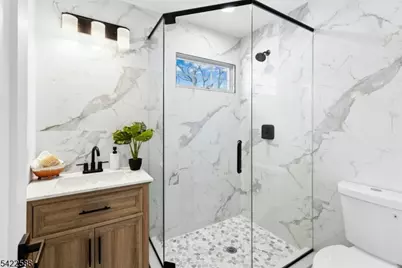 332 Pershing Ave, Roselle Park, NJ 07204 - Photo 31