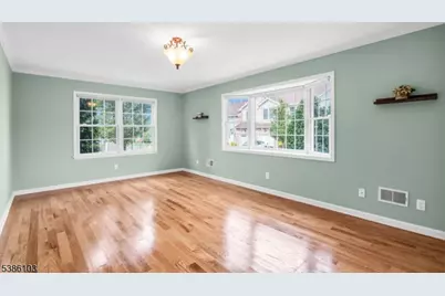 10 Harvey Ct, Clark Township, NJ 07066 - Photo 7