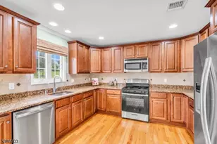 10 Harvey Ct, Clark Township, NJ 07066 - Photo 13