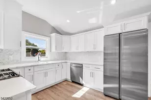 715 Evans St, Paramus, NJ 07652 - Photo 9