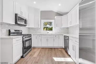 715 Evans St #2, Paramus, NJ 07652 - Photo 7