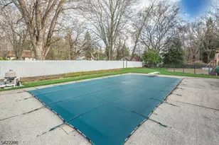 8 Cypress Ct, Fairfield, NJ 07004 - Photo 31