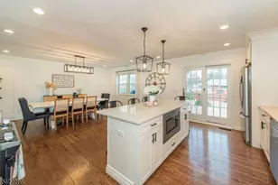 8 Cypress Ct, Fairfield, NJ 07004 - Photo 3