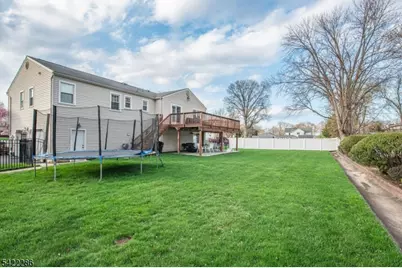 8 Cypress Ct, Fairfield, NJ 07004 - Photo 29