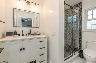 8 Cypress Ct, Fairfield, NJ 07004 - Photo 19