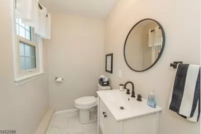 8 Cypress Ct, Fairfield, NJ 07004 - Photo 25