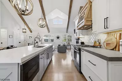 136 Forest Ave, Berkeley Heights Township, NJ 07922 - Photo 15