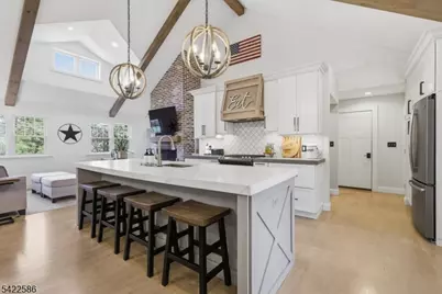 136 Forest Ave, Berkeley Heights Township, NJ 07922 - Photo 11