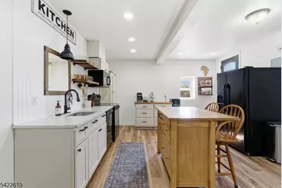 635 Brooklyn Mountain Rd, Hopatcong, NJ 07843 - Photo 9