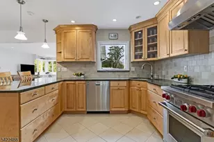 360 Upland Rd, Mountainside, NJ 07092 - Photo 7