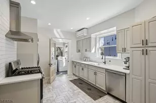 69 Myrtle St, Bloomfield, NJ 07003 - Photo 7