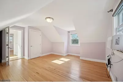 59 Oakwood Dr, Wayne, NJ 07470 - Photo 29