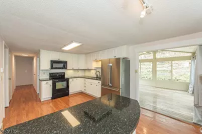 4 Rocky Way, Hampton Township, NJ 07860 - Photo 9