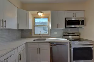 90 Dewey St, Bloomfield, NJ 07003 - Photo 7