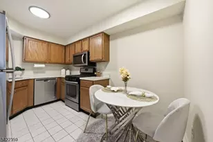 14 Arthurs Ct, Berkeley Heights Township, NJ 07922 - Photo 9