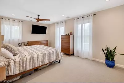 10 Lakeview Rd, Hopatcong, NJ 07843 - Photo 13