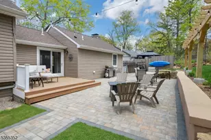 10 Lakeview Rd, Hopatcong, NJ 07843 - Photo 19