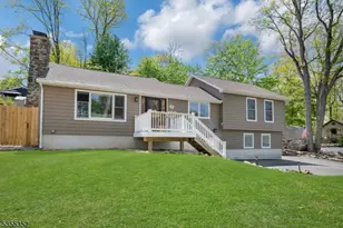 10 Lakeview Rd, Hopatcong, NJ 07843 - Photo 23