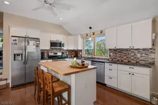 10 Lakeview Rd, Hopatcong, NJ 07843 - Photo 11