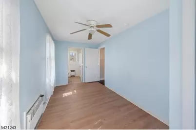 1322 Shetland Dr, Union Township, NJ 07083 - Photo 9