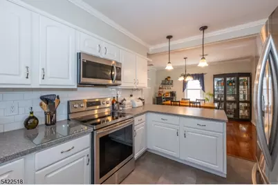 19 Bond Pl, West Caldwell, NJ 07006 - Photo 9