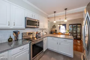 19 Bond Pl, West Caldwell, NJ 07006 - Photo 9