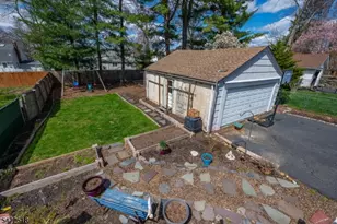 19 Bond Pl, West Caldwell, NJ 07006 - Photo 29