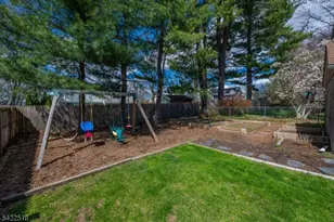 19 Bond Pl, West Caldwell, NJ 07006 - Photo 31