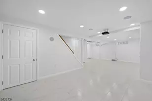 22 Cottage Ln, Clifton, NJ 07012 - Photo 21