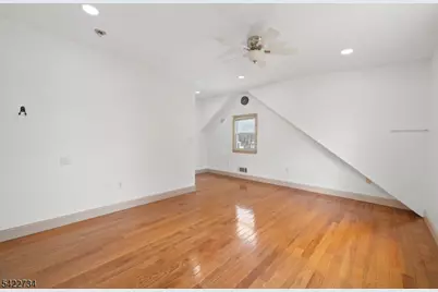 22 Cottage Ln, Clifton, NJ 07012 - Photo 15