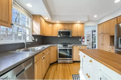 1 Radcliffe Dr, Roxbury Township, NJ 07876 - Photo 11