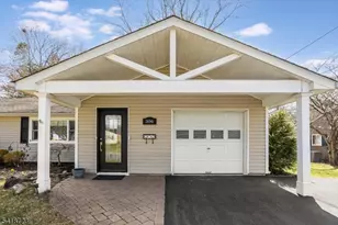 306 Hurley Dr, Hackettstown, NJ 07840 - Photo 3