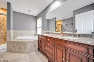 17 Gordon Cir, Parsippany, NJ 07054 - Photo 11