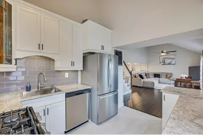 117 Cleveland Ave, Woodbridge Township, NJ 07067 - Photo 17