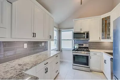 117 Cleveland Ave, Woodbridge Township, NJ 07067 - Photo 15