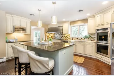 165 N Wyoming Ave, South Orange, NJ 07079 - Photo 17