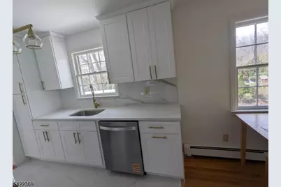 18 Mountainside Dr, Wayne, NJ 07470 - Photo 5