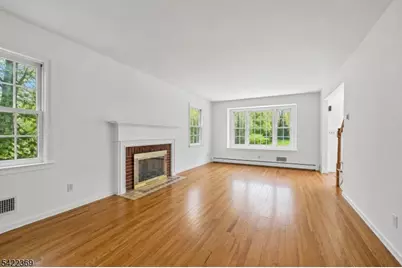 18 Mountainside Dr, Wayne, NJ 07470 - Photo 5