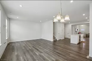 49 Owen Ct, Franklin Township, NJ 08873 - Photo 5