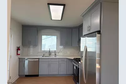 16 S Baums Ct, Livingston, NJ 07039 - Photo 3