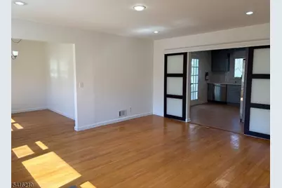 16 S Baums Ct, Livingston, NJ 07039 - Photo 5