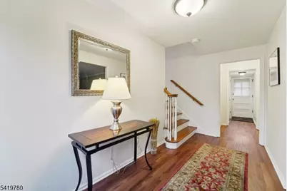 64 Hampton Dr, Berkeley Heights Township, NJ 07922 - Photo 5