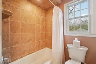 64 Hampton Dr, Berkeley Heights Township, NJ 07922 - Photo 19