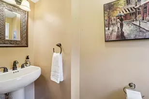 64 Hampton Dr, Berkeley Heights Township, NJ 07922 - Photo 7