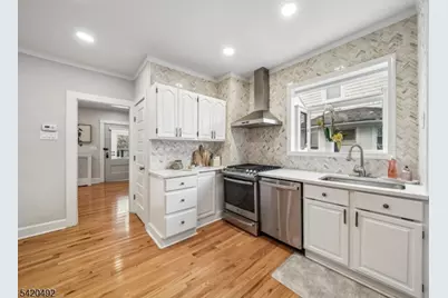 27 Otsego Rd, Verona, NJ 07044 - Photo 9