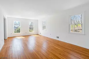 139 Berkeley Cir, Bernards Township, NJ 07920 - Photo 11