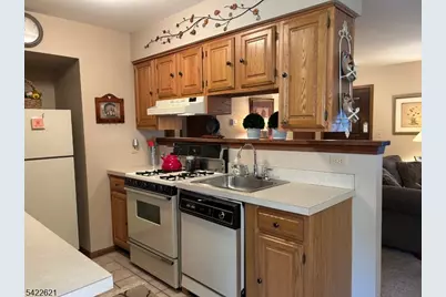 3 Spyglass Hill Rd, Unit 1, Vernon, NJ 07462 - Photo 9