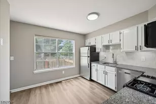 907 Wetherburn Ct, Raritan Township, NJ 08822 - Photo 5