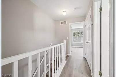 907 Wetherburn Ct, Raritan Township, NJ 08822 - Photo 17