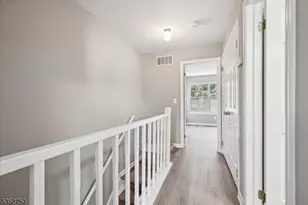 907 Wetherburn Ct, Raritan Township, NJ 08822 - Photo 17